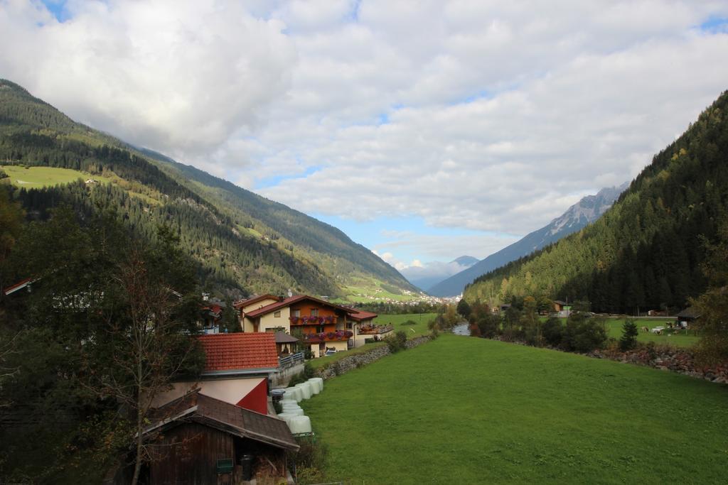 Apartamento Zum Fuhrmann Neustift im Stubaital Habitación foto